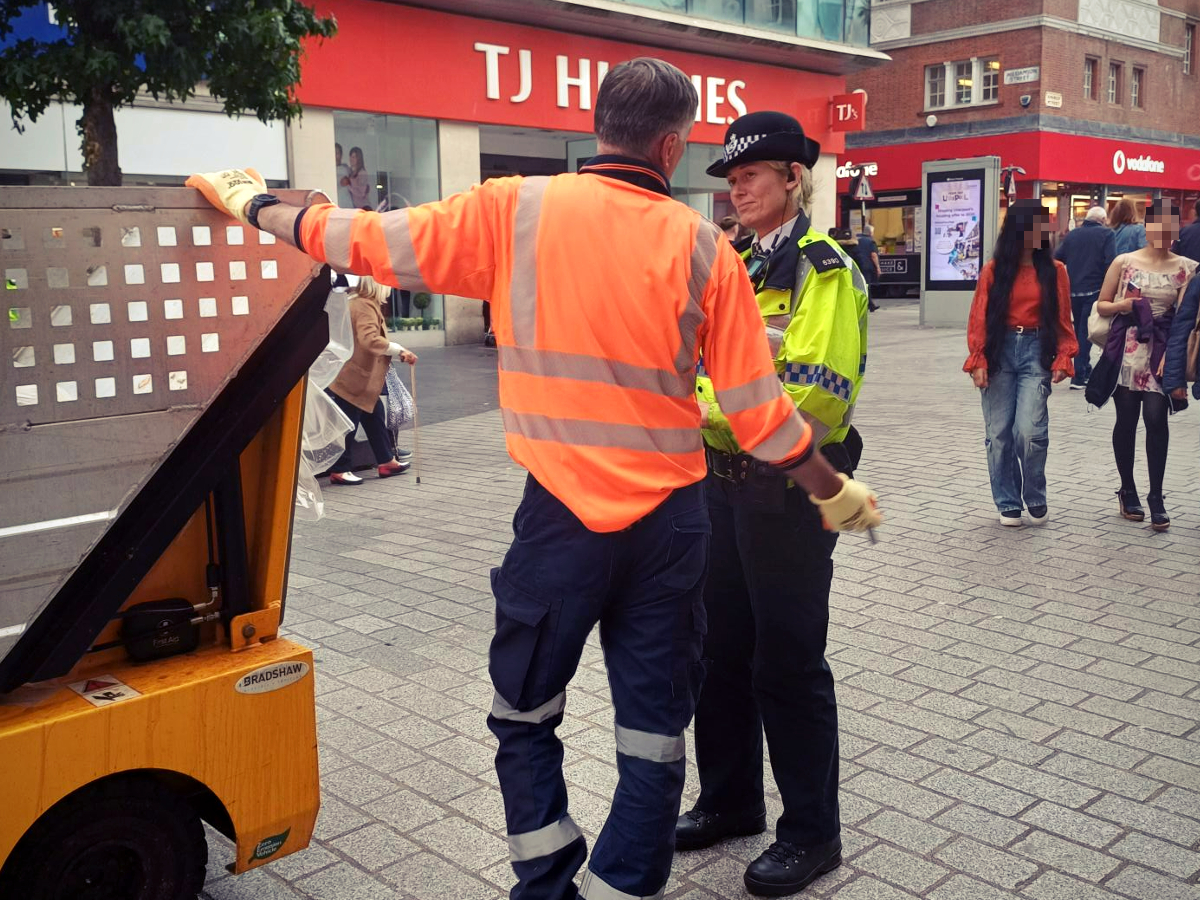 Merseyside Police (@merseypolice) on Twitter photo #ProjectServator deployments popped up in the city overnight & today ahead of <a href="/UKLabour/">The Labour Party</a> conference.
Officers spoke to the public, encouraging vigilance β lots of ππ, and <a href="/MerPolTraffic/">Roads Policing Unit</a> supported with vehicle checks to disrupt criminal activity.
More βΉ orlo.uk/28USD #ProjectServator deployments popped up in the city overnight & today ahead of <a href="/UKLabour/">The Labour Party</a> conference.
Officers spoke to the public, encouraging vigilance β lots of ππ, and <a href="/MerPolTraffic/">Roads Policing Unit</a> supported with vehicle checks to disrupt criminal activity.
More βΉ orlo.uk/28USD