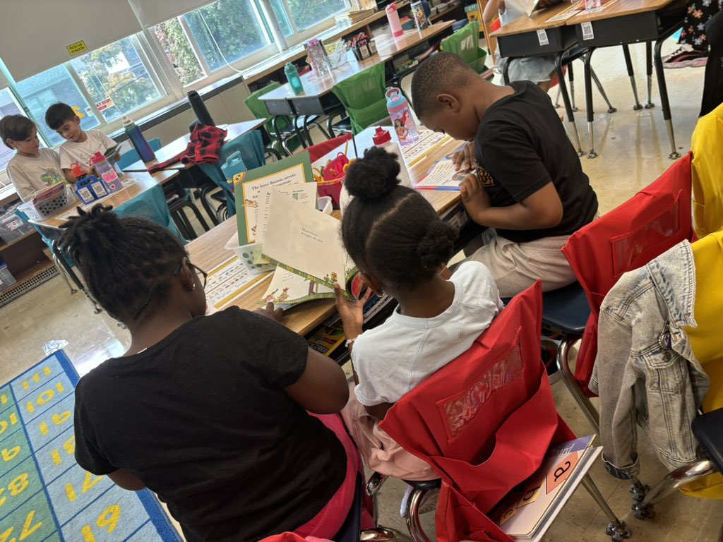 Check out some fun reading partnerships in our class! #Whe #ramfam #cornwellavenue <a href="/WhufsdRams/">Ram Pride</a> <a href="/CornwellAveES/">CornwellAveES</a>