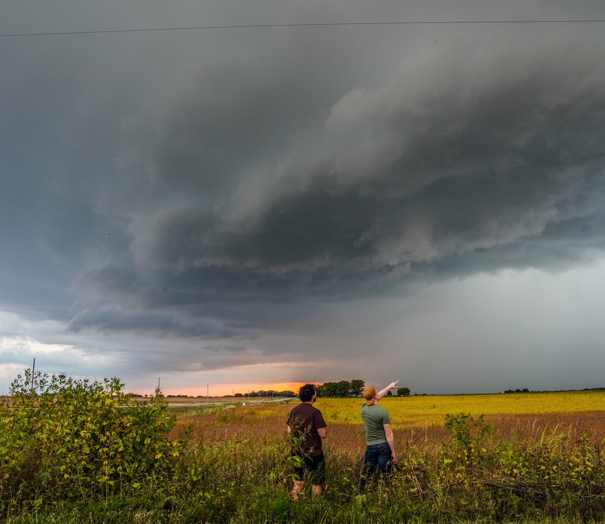 WxScholl's tweet image. Da Iowa bois watching a storm @WxCjs @StrmchsrHunterF