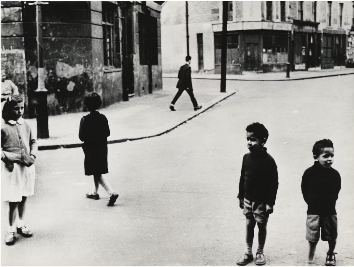 Grenfellspeaks's tweet photo. The Ghettoisation of the North Kensington Community

“Despite the wealth that surrounds it, North Kensington remains dotted with isolated pockets of deprivation trapped in a cycle of poverty and systemic neglect.”

Article: https://t.co/wtMsYg0mWy

Image: Roger Mayne https://t.co/fJP8Hls3t4