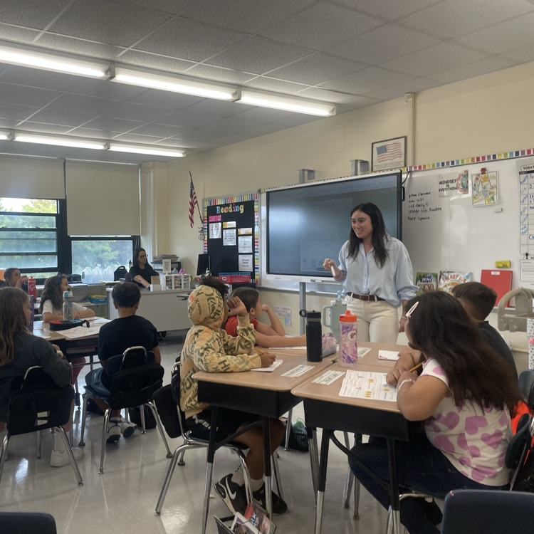 Lots of learning going on in 4th grade FLES with Ms. Barba!