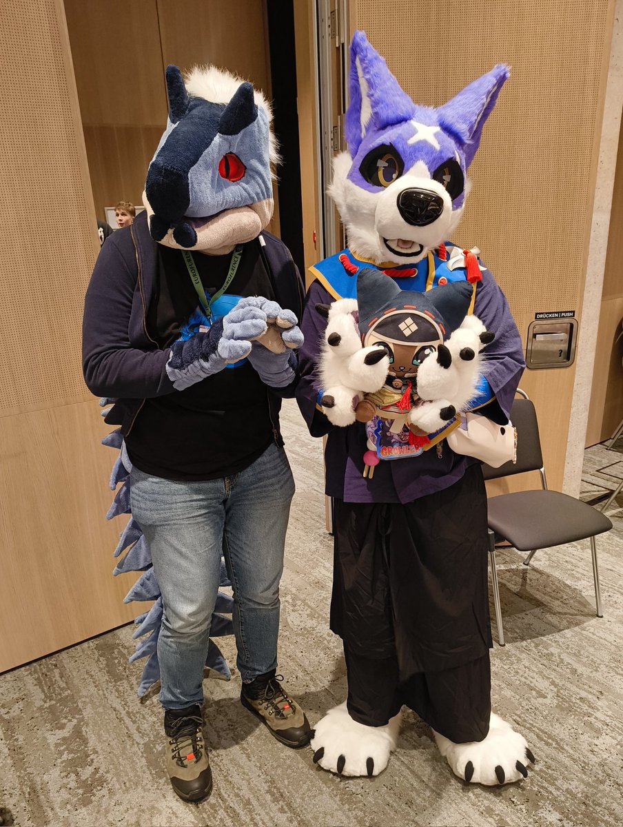 Palamute (<a href="/GrowlerRelgrey/">Growler !</a>) and Tobi-Kadachi (Ekairim on FA) <a href="/eurofurence/">Eurofurence</a> !!