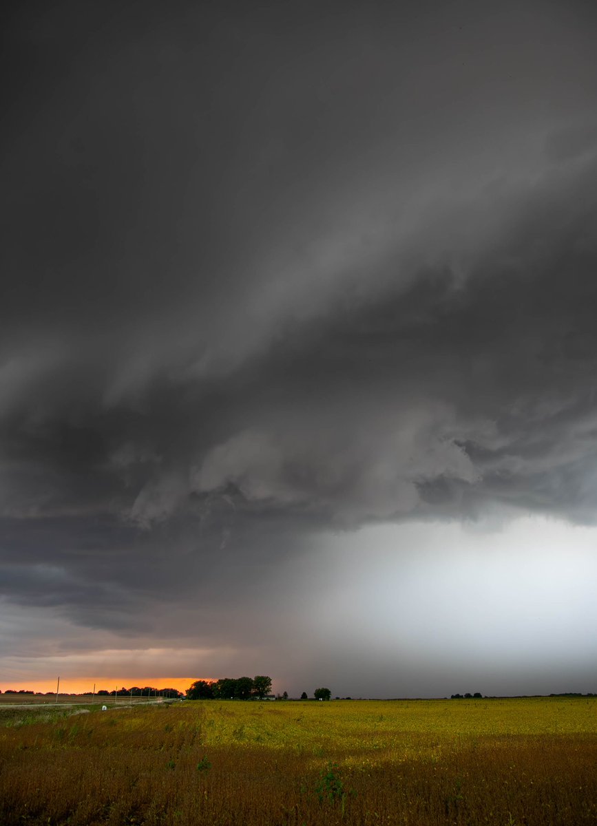 WxCjs's tweet image. A storm from yesterday