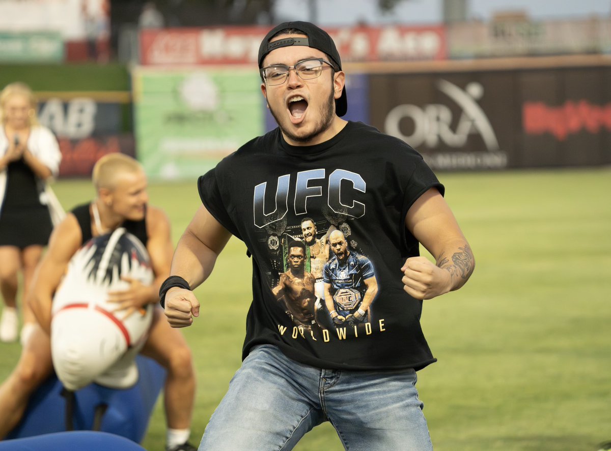 QCRiverBandits's tweet photo. Happy #FanPicFriday! 📸
Let’s see your favorite ballpark photos from throughout the summer!
#BanditTogether🦝 https://t.co/VXrv4VFnno