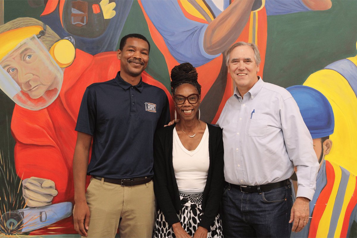 It was a privilege and honor to have Senator Merkley visit Constructing Hope today. Thank you for spending the time to learn about the work we do. 
#levelingtheplayingfield #constructinghope
