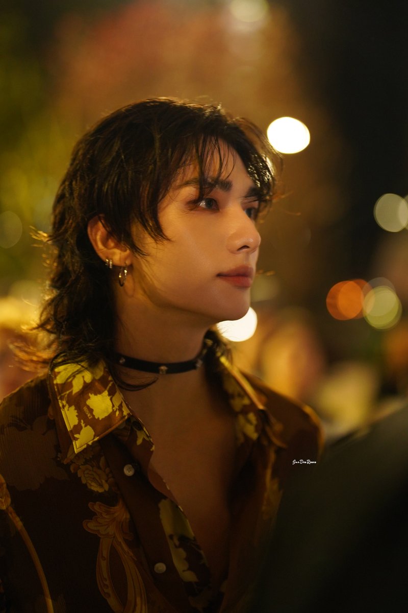 Sur Des Roses tweet media