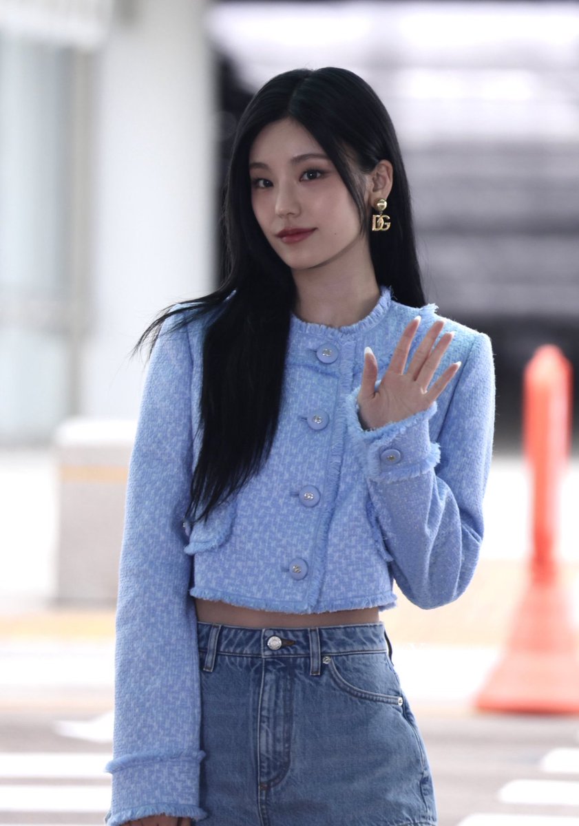 keehomiu's tweet photo. yeji is perfection https://t.co/YLAlrOBkfi