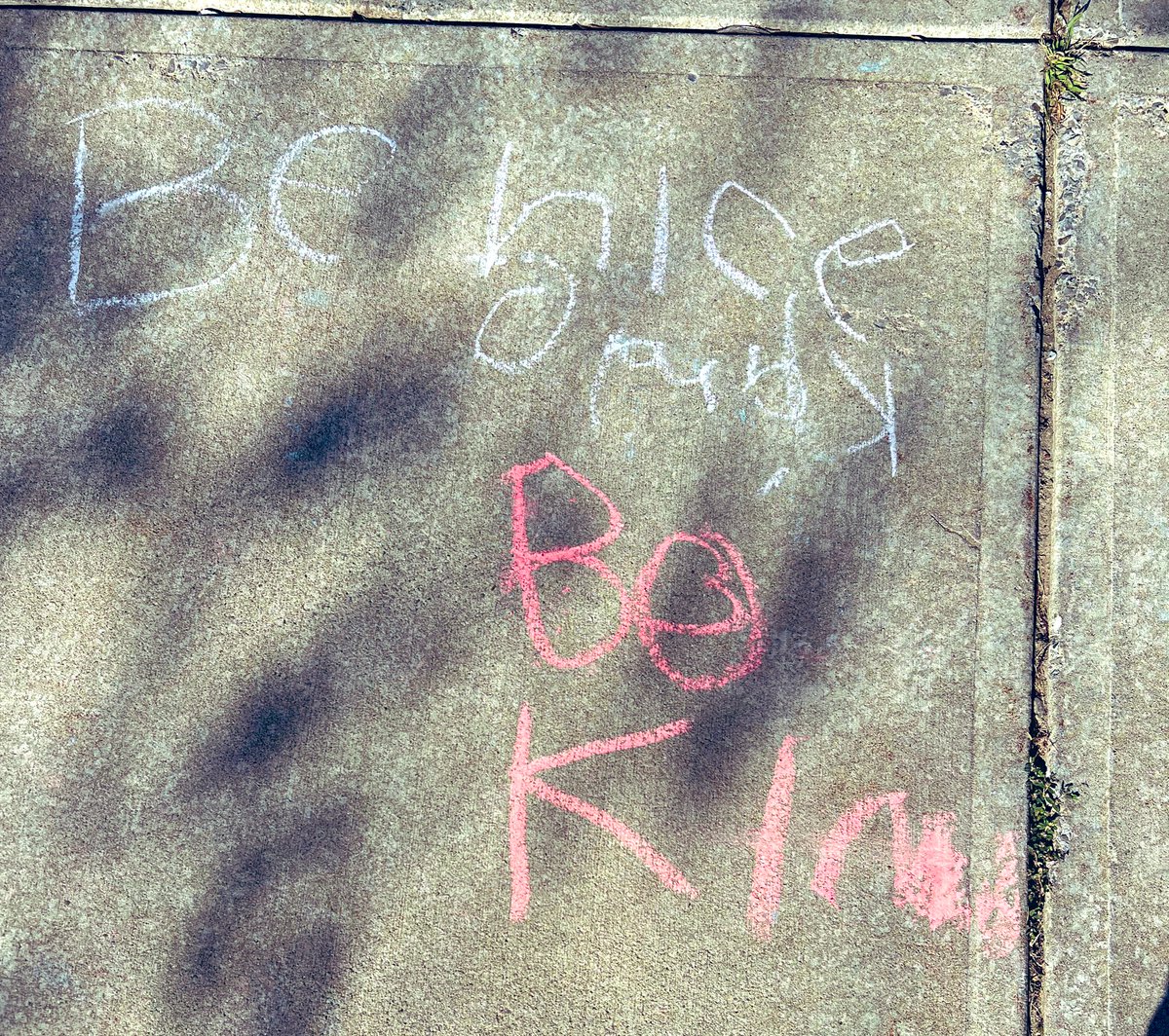 A fun Friday at Veeder! 🎉 Consonant blends BINGO and beautiful works of art to celebrate International Day of Peace!