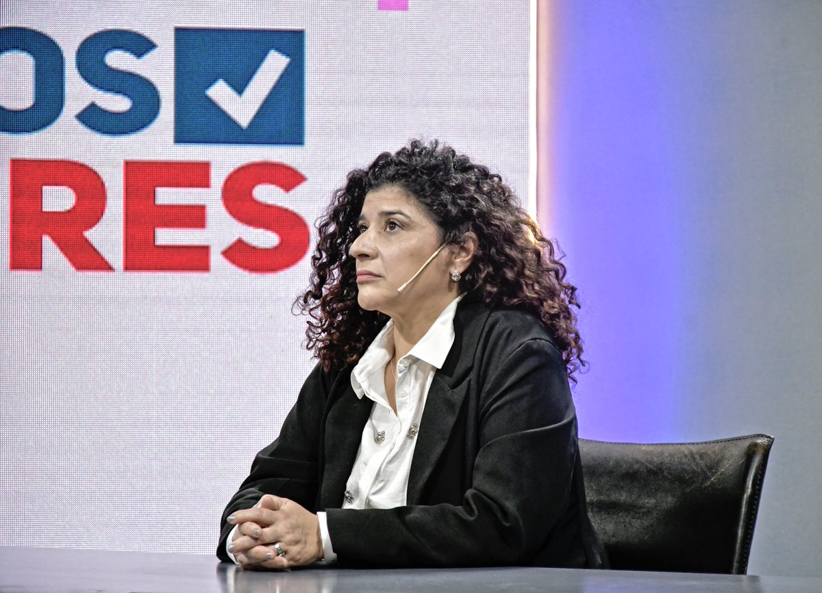 aciertoerror's tweet image. ACIERTOS &amp;amp; ERRORES 📺

Esta noche, desde las 22, por @somosambatv Canal 7 de Cablevisión, nos visitan en el piso  @gustavoflopez, Presidente de la Concertación FORJA y a Ana María Castro, referente del colectivo de Periodistas Argentinas.