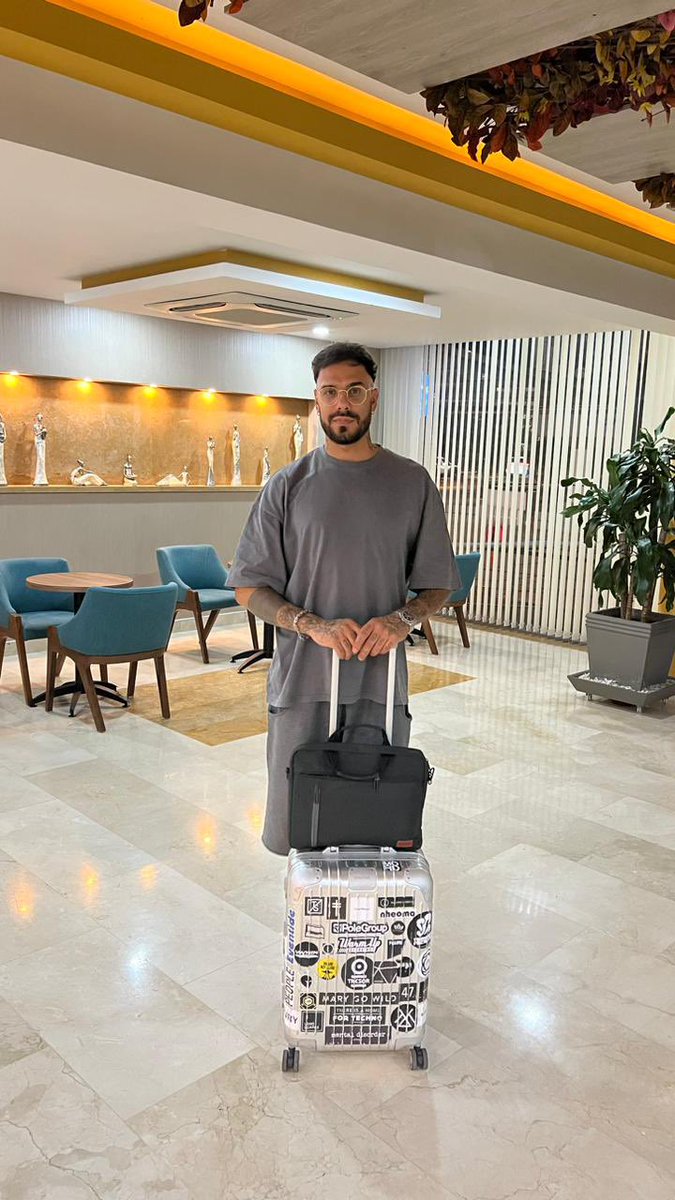 Dievolutionco's tweet image. Después de varios intentos de tenerlo con nosotros, por fin estamos listos Cali. Lewis Fautzi en la casa! Nos vemos a la noche 🧡