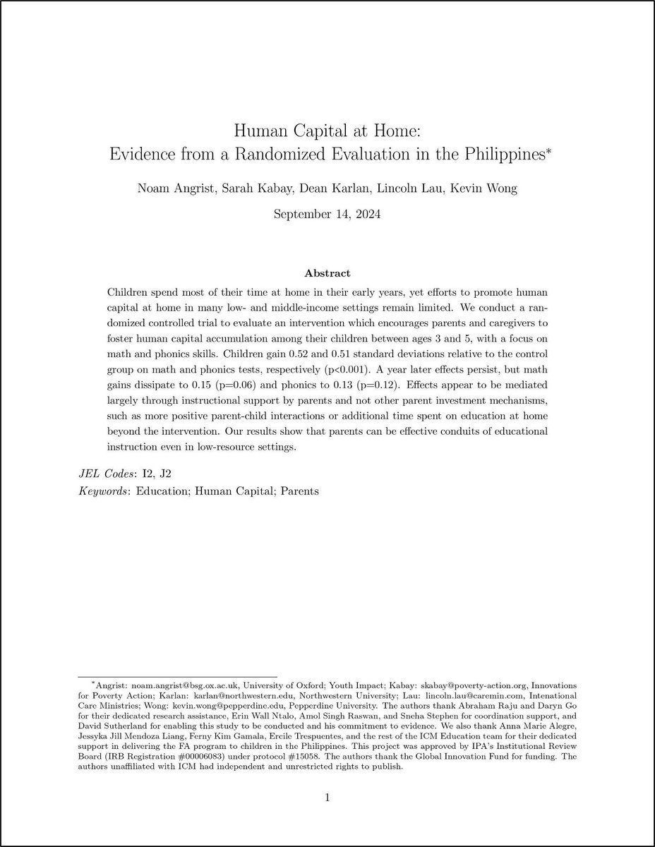 🚨 New Working Paper 🚨

📝 Human Capital at Home: Evidence from a Randomized Evaluation in the Philippines 🇵🇭

We tested an 8-week home-based program to boost early math &amp; phonics skills, empowering parents and caregivers to become teachers!

Summary in 13 tweets 🧵👇