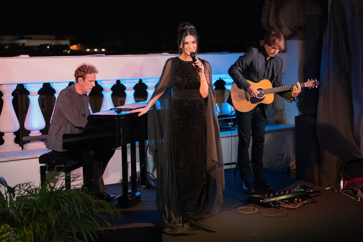 LauraPausini's tweet image. Happy Birthday Icon Sophia ❤️
#SophiaLoren 
Buon Compleanno