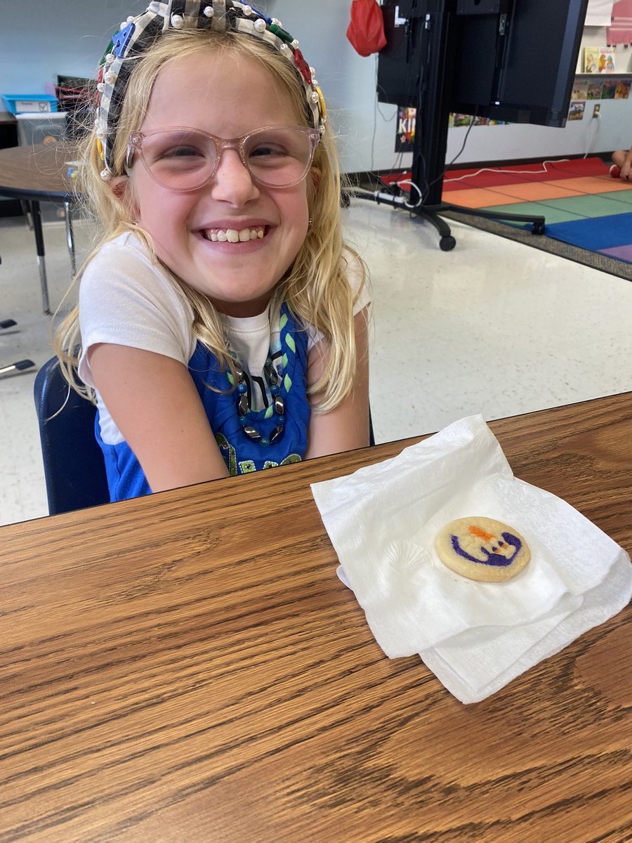 Fun Friday included making some “Spooky Cookies” 🍪 with our new oven! Super thankful for our Frank PTO! They rock! <a href="/KleinISD/">Klein ISD</a> <a href="/tdleeKleinISD/">Terencia Lee</a> <a href="/aschultzKISD/">Alyx Schultz</a> <a href="/AllmanKirsten/">Kirsten Allman</a> #every #KISDACCESS #KISDPRSquad #ModelTeacher #KidsCooking <a href="/FoodNetwork/">Food Network</a>