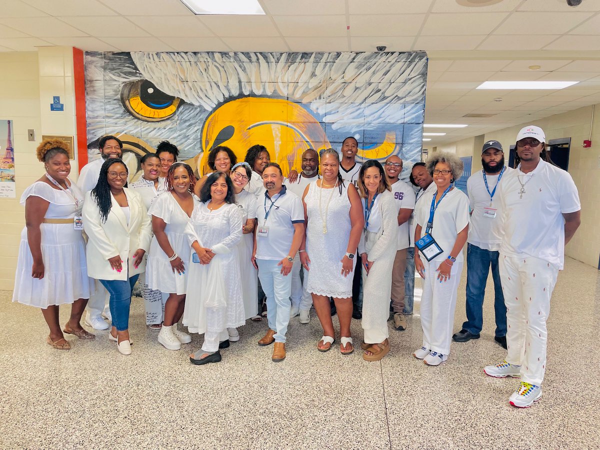 TUtigerette's tweet photo. It’s All White Day @CHSEaglesDekalb https://t.co/BIyNLlqFIf
