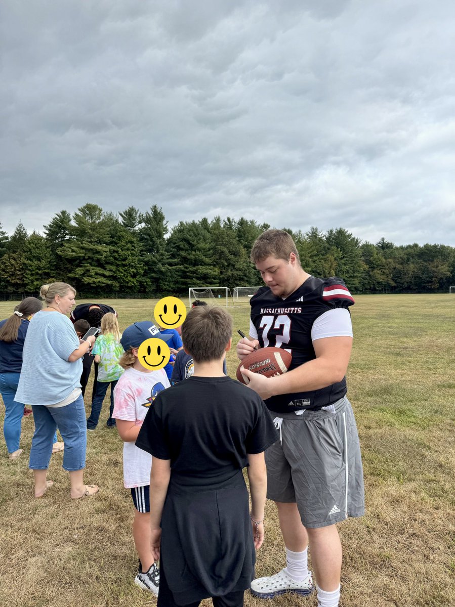 Tess Abbott tweet media