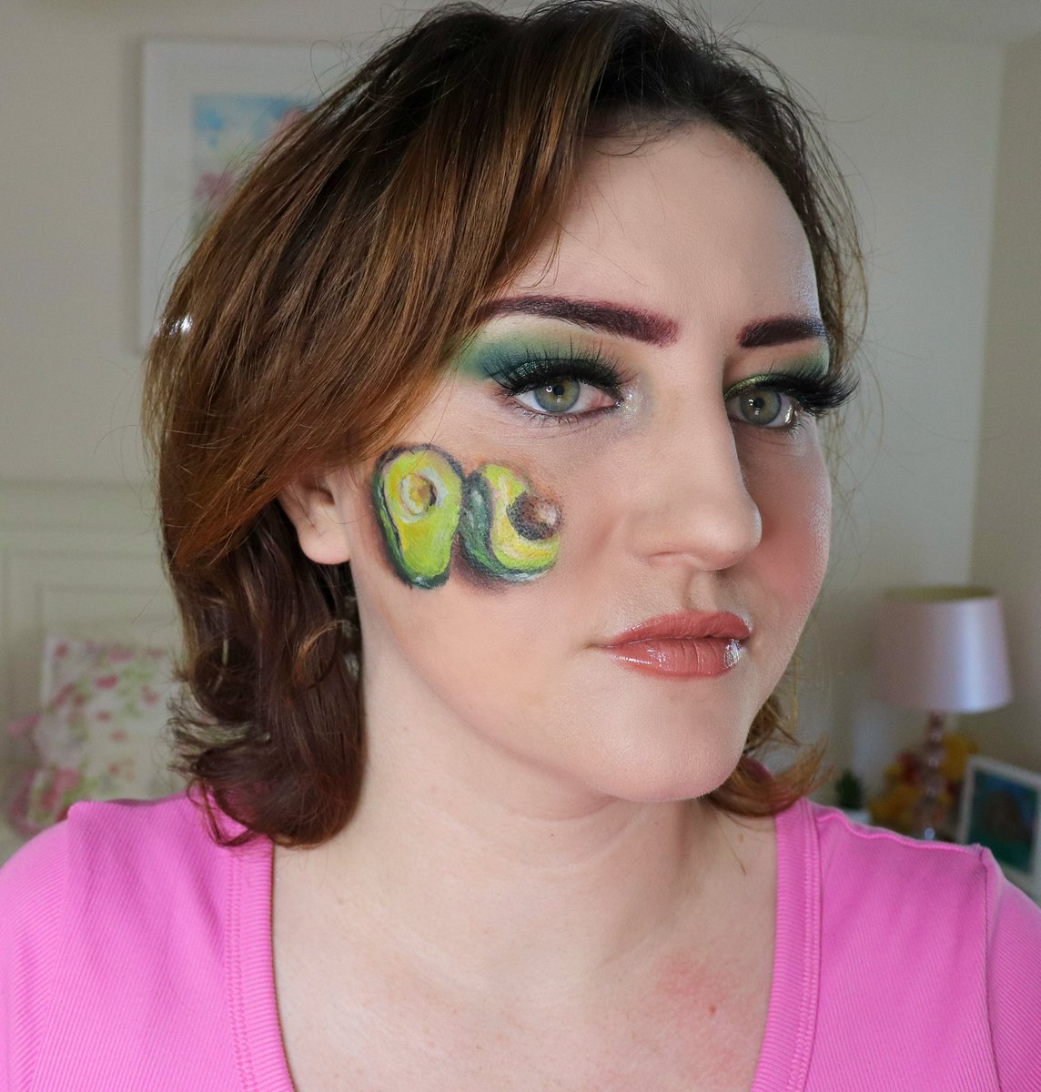 makeupsloot's tweet image. Injured my hand cutting an avocado so of course I had to paint them on my face! 🥑