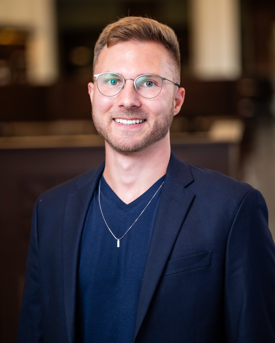 alexander_cors's tweet image. Picture day @EmoryLibraries for the start of my 26th school year.