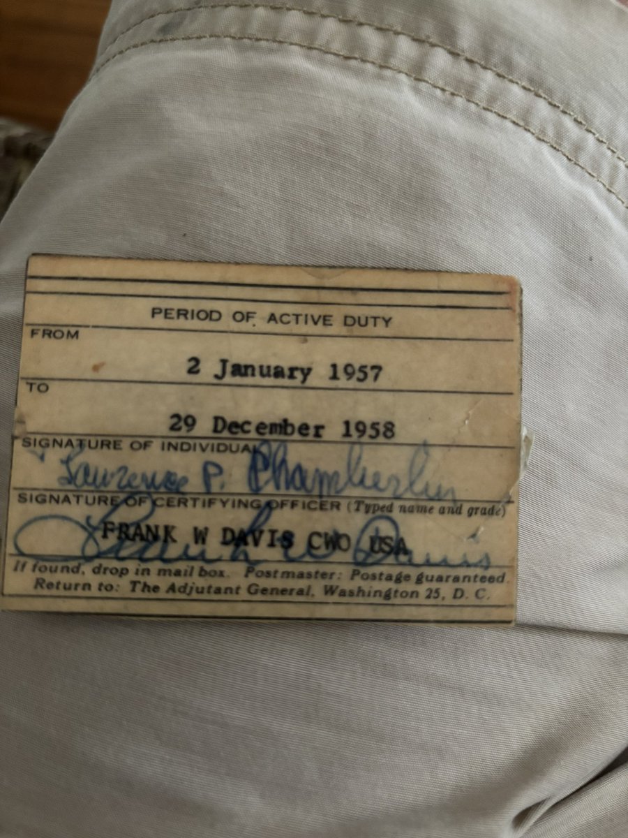 ChamberlinCourt's tweet photo. Moment of personal pride here. Today my dad was going through his wallet for some insurance information and said he wanted to show me something he was proud of…..his proof of military service from years ago. 😊 https://t.co/vX7QHtJ4SB