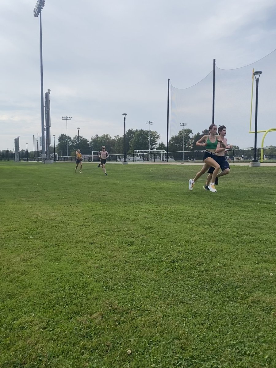 WNXCTF's tweet image. Varsity taking this weekend off from racing, this gave us a good chance to get a hard race simulation pace workout in!!!! 

6x800 @ goal 5k pace with 400 jog recovery! 

ABSOLUTELY CRUSHED IT! 

JV races at East Aurora tomorrow!