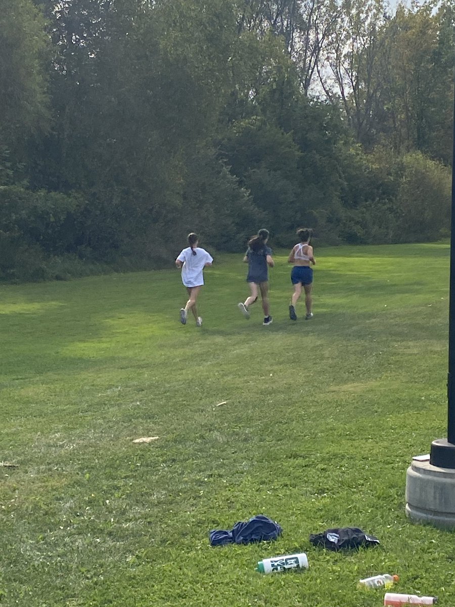 WNXCTF's tweet image. Varsity taking this weekend off from racing, this gave us a good chance to get a hard race simulation pace workout in!!!! 

6x800 @ goal 5k pace with 400 jog recovery! 

ABSOLUTELY CRUSHED IT! 

JV races at East Aurora tomorrow!