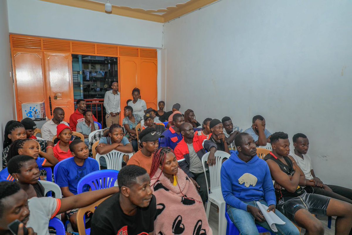 📸#KwisoMuCinema in Wandegeya-Katanga screening #Sabotage - a film that reflects realities of SRHRJ issues in Ugandan communities. Where should we go next?