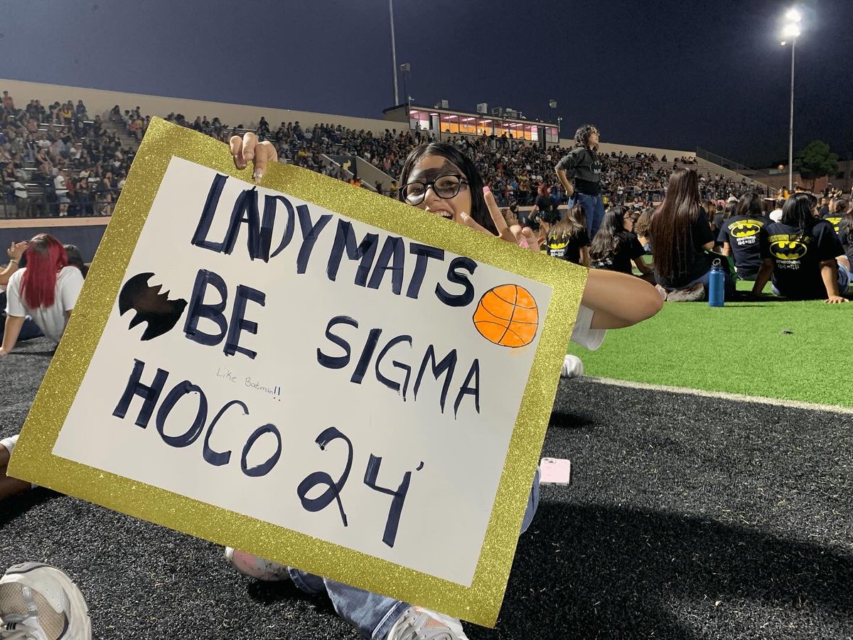 LadyMatadorsGBB's tweet image. Homecoming Parade ⚫️🏀🟡🤘🏼 #oneunit #together #thesisterhood