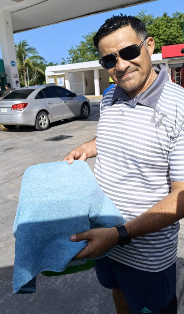 Gracias a la participación y compromiso de la #ciudadanía, logramos poner a salvo a este hermoso martín pescador.
Recuerda, si ves a un animal silvestre en riesgo, no dudes en actuar. Llama al 9871129791 y ayudemos juntos a proteger la fauna de nuestra Isla. 
#FPMCcercaDeTi #FPMC