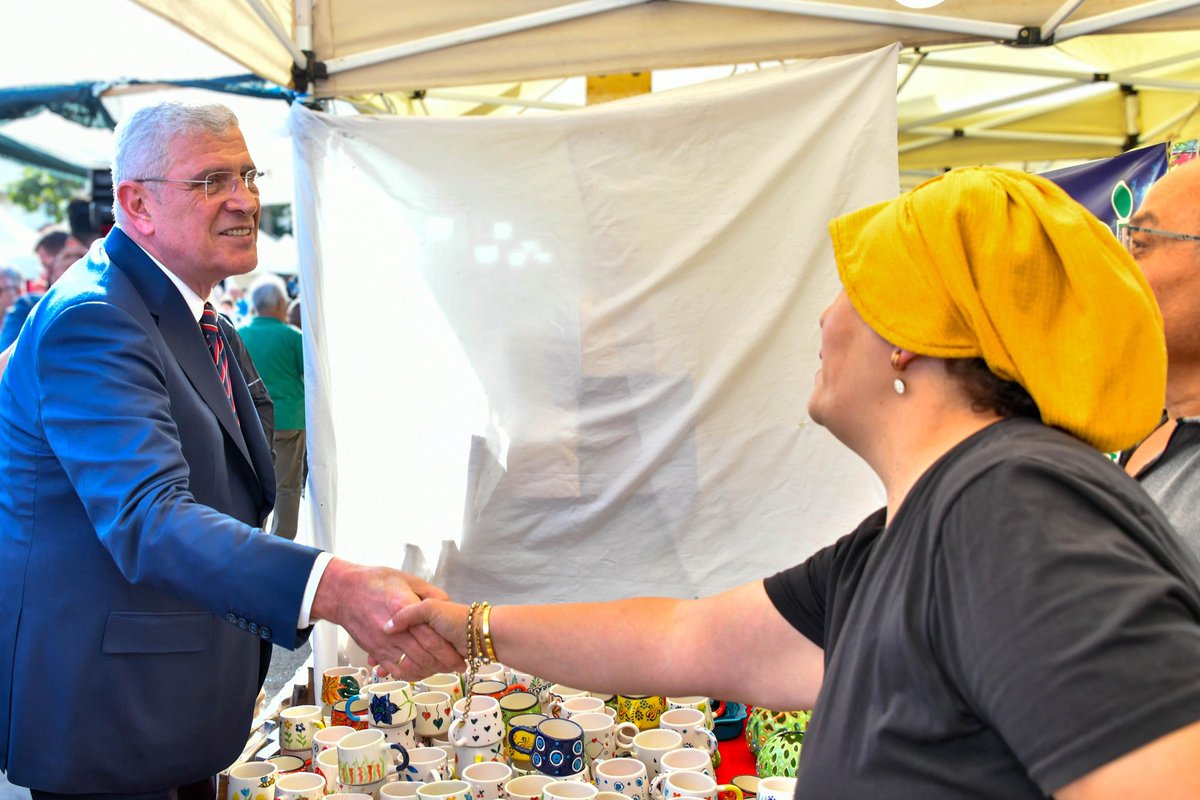 Sakarya Ferizli Belediyemizin ev sahipliğinde gerçekleşen Tarım Festivalinde ülkemizin temel direği olan çiftçilerimizle bir araya gelip Tarım Fuarı'nın açılışını gerçekleştirdik.

Ülkemizde tarım, iktidarın yıllardır süregelen yanlış politikaları nedeniyle bitme noktasına