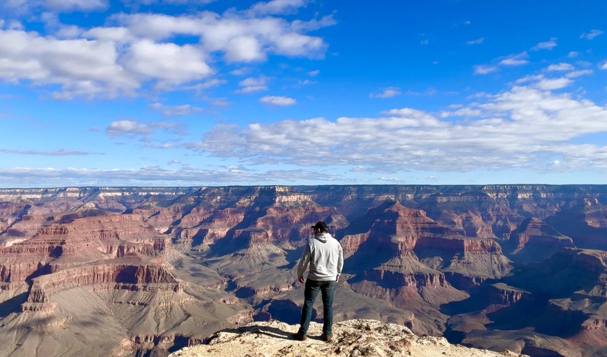 EthanArtsGood's tweet image. Tried to touch grass, but I couldn’t find any