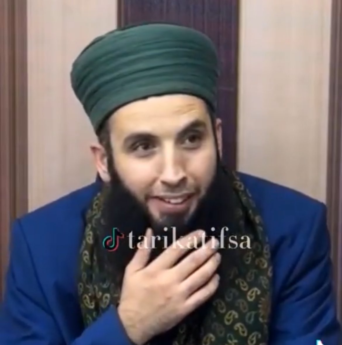 Bu eleman kim tarafından fonlanıyor, kime çalışıyor bilmiyorum ama görevi ateistlerin dinle dalga geçmesi ve gençlerin de ateizmi seçmesi için malzeme üretmek.
Bunu hâlâ anlamayanlar hâlâ çok fazla. Herkesin anlaması için bu twiti paylaşır mısınız