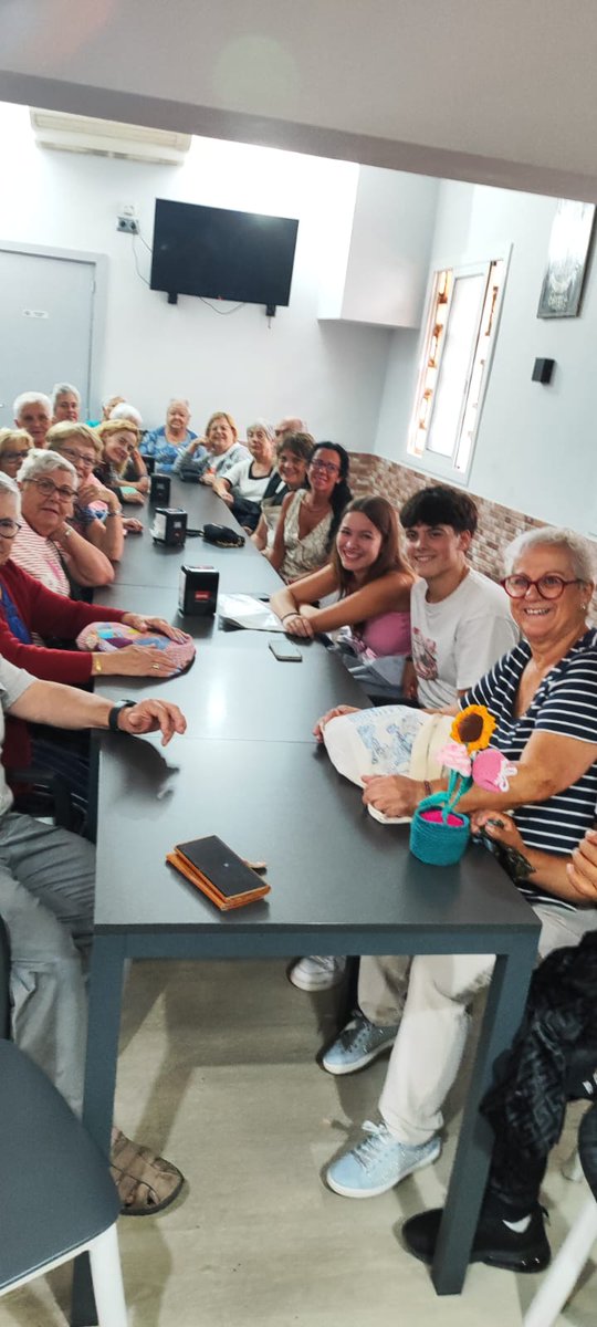 "Amics de mou- te x la memòria",  activitats que fan que neixin vincles. <a href="/Fitoaula/">Fitoaula</a>  gràcies per aquest retrobament.