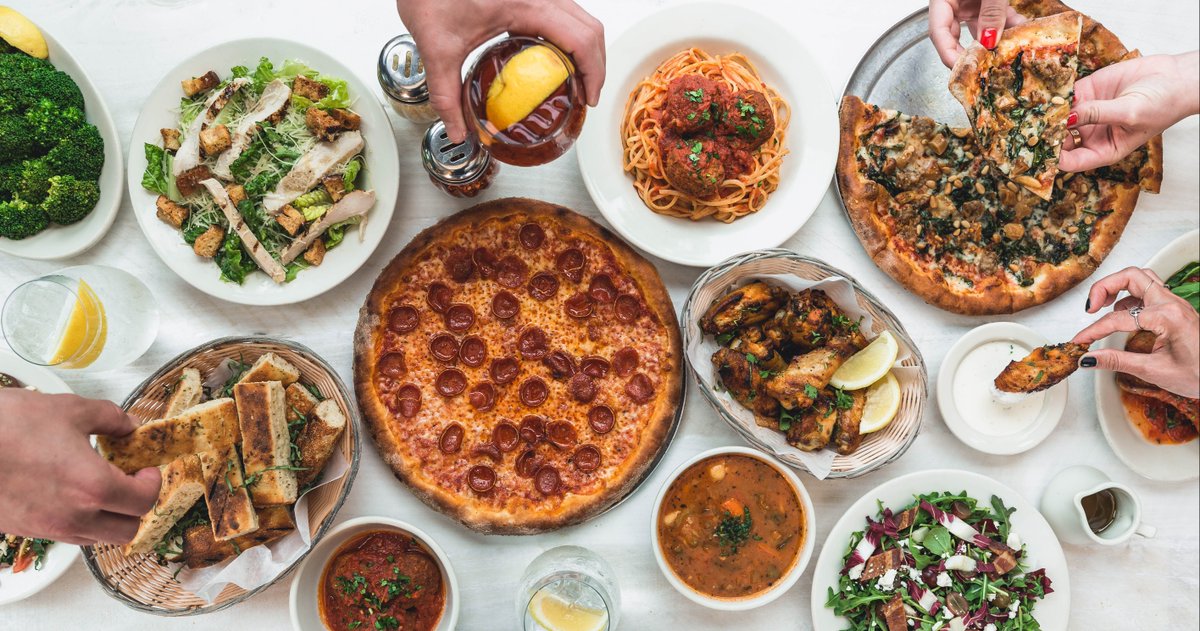 Ain't no party like a pizza party at Amici's! Head to the Wharf's newest pizzeria on the second floor of PIER 39 and celebrate #pepperonipizzaday! 🍕