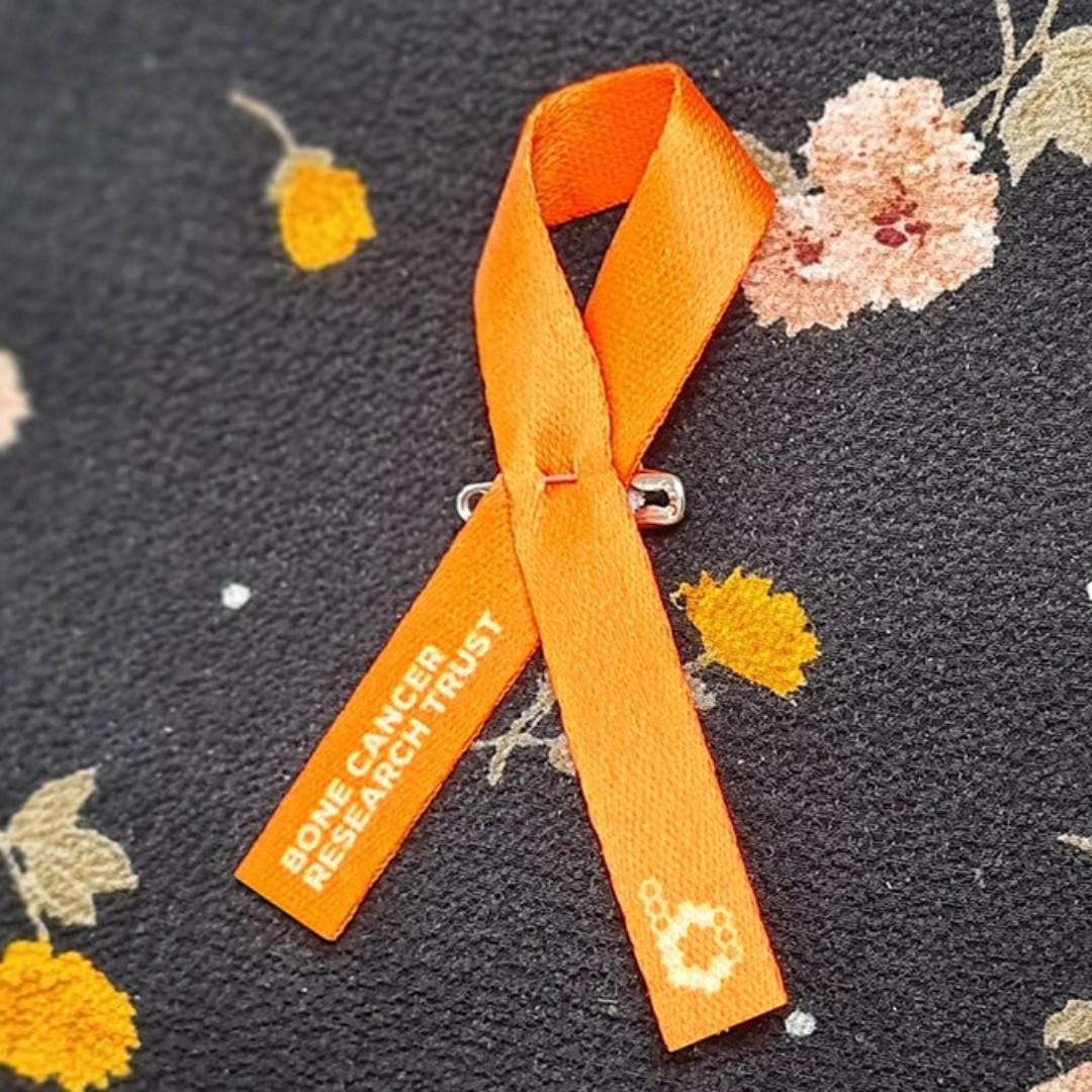 BCRT's tweet image. We’re excited to unveil our first-ever awareness ribbon.

Buy yours today and wear it proudly during #BoneCancerAwarenessWeek (7 to 13 October) and beyond to help save lives: ow.ly/5HXI50TrMnI