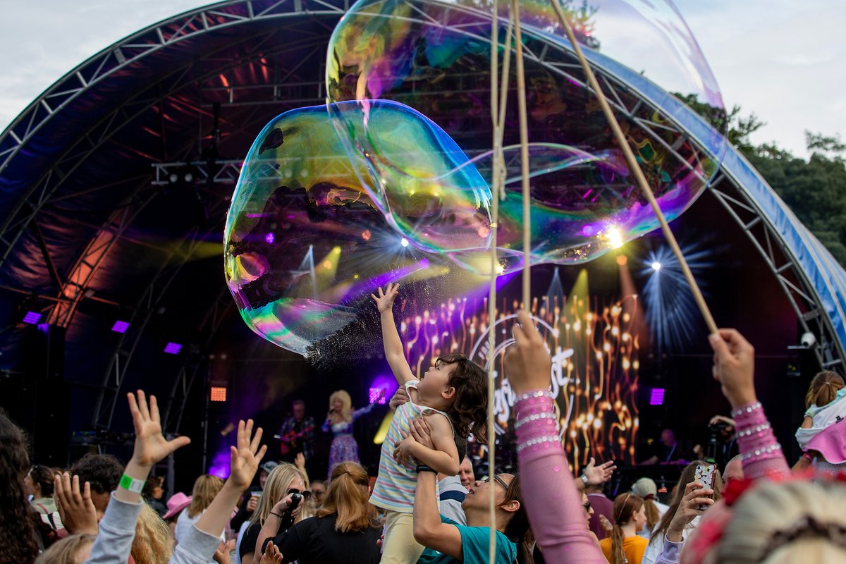 Incredible scenes at FeastyFest! 🫶

Wanting to do it all again next year? If you want incredible value for money, you have until midnight on Sunday to get your early bird tickets 🎟️

Early birds 👉 feastyfest.co.uk/buy-tickets/