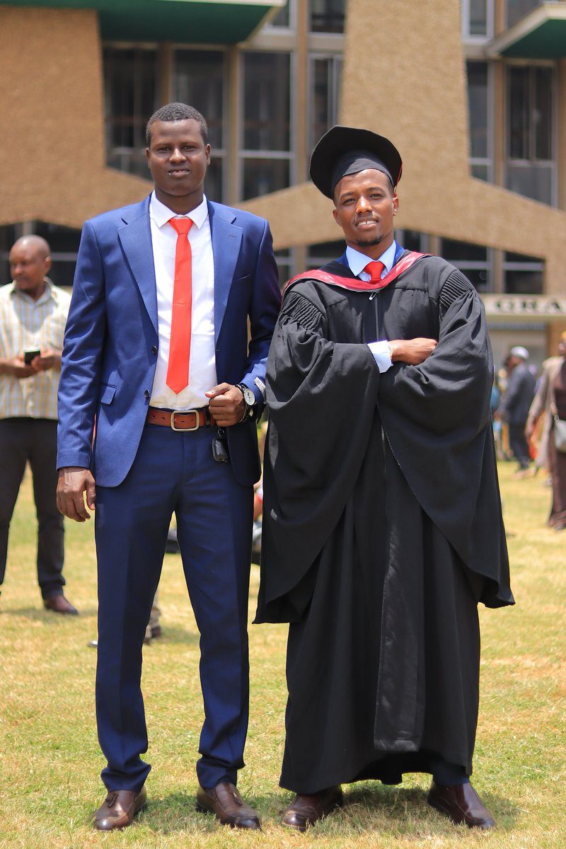 YusufJare's tweet photo. Alhamdulilah, I am filled with immense pride and joy today as I celebrate the remarkable achievement of my youngest Brother,Mwalimu Ismail Kuno, who has successfully earned his Degree in Education Art. Watching him reach this milestone is a testament to his unwavering commitment, https://t.co/8AX5vIrJBx