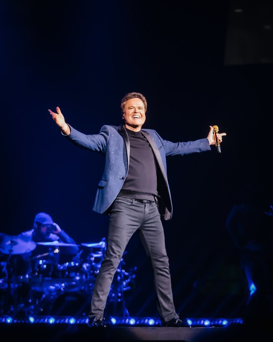 Donny Osmond (@donnyosmond) on Twitter photo Who’s ready for an award winning show in Vegas? Comment below the song you’re most excited to hear and dance along to during the audience Request Segment. 2025 Tickets are available now. 😄💜
donny.com
#DonnyOsmond #LasVegas #HarrahsLasVegas <a href="/HarrahsVegas/">Harrah's Las Vegas</a> Who’s ready for an award winning show in Vegas? Comment below the song you’re most excited to hear and dance along to during the audience Request Segment. 2025 Tickets are available now. 😄💜
donny.com
#DonnyOsmond #LasVegas #HarrahsLasVegas <a href="/HarrahsVegas/">Harrah's Las Vegas</a>