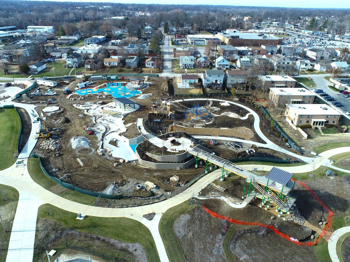 NavigateBuildS's tweet image. 🚧 🚸 Municipal Construction Update 🚸 🚧   
Check out the new drone shots of the Brentwood Parks And Recreation Destination Playground Project! 
#brentwood #saintlouiscounty #playground
