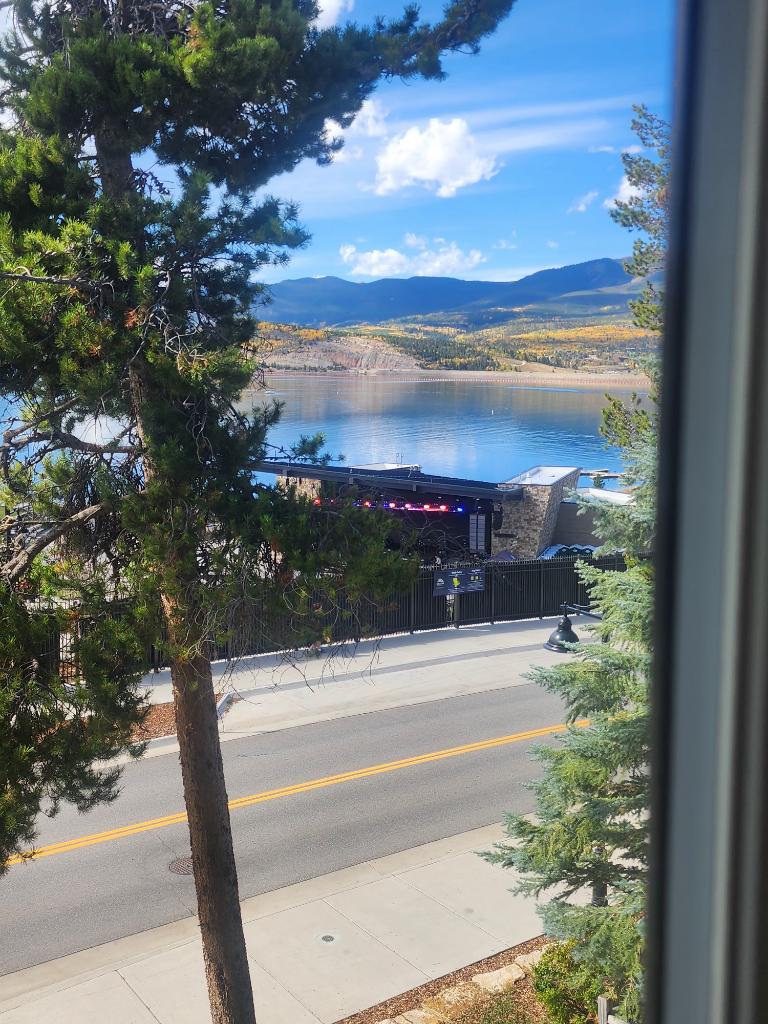 Finally ge to see <a href="/rayvolpe/">ray volpe</a> on a <a href="/ILLENIUM/">ILLENIUM</a> line up yesssssss, hit me with that emotional volpetron