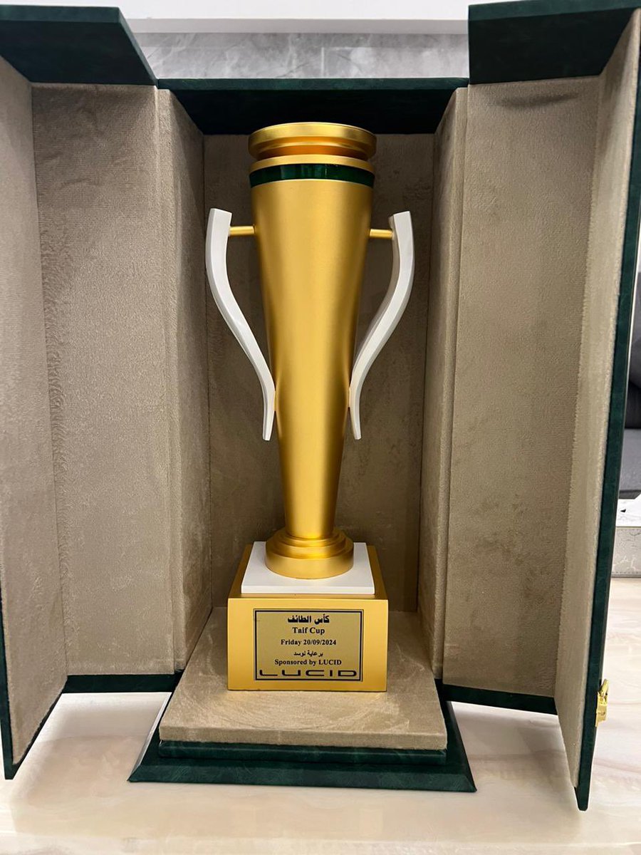 FMQ006's tweet photo. الحمدلله حمداً كثيراً،
فوز المهر/ وسم فيصل بكأس الطائف في أمسية جلالة الملك فيصل بن عبدالعزيز رحمه الله.

أشكر جميع فريق الإسطبل على هذا الفوز وأختص بذكر المدير الإداري/ عبدالعزيز بن خالد بن مشرف وكذلك المدرب المخضرم/ أحمد الشايع والخيال العالمي/ عادل الفريدي على الجهود المبذولة.

"وسمهم وخذا الناموس” 🏆