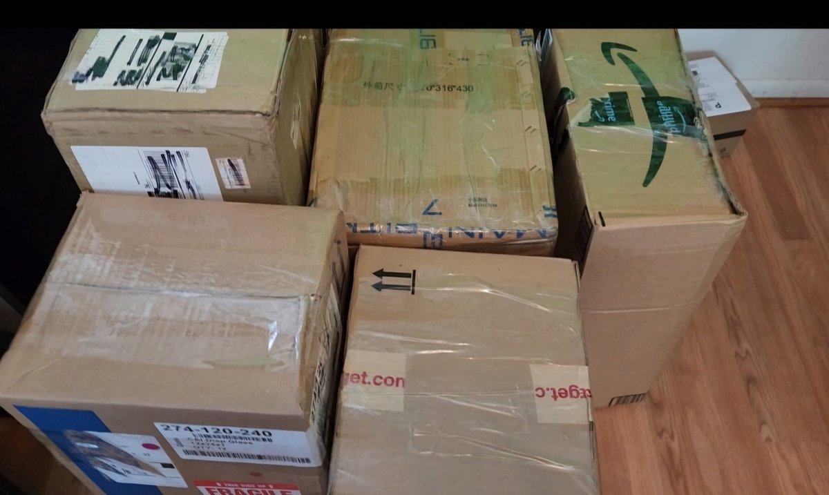 kr00tmantech's tweet image. Sent alot of boxes out today!! Big changes coming to the farm thanks to @bitproitdotcom trade in program! I&apos;ll be doing a video on the entire process!