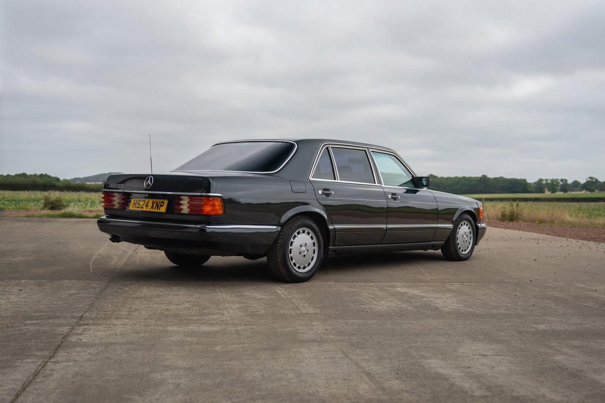Love this thing… which is also why it’s for sale. Another one I’ve just not used lately - Carat By Duchatelet 560SEL. Because every luxury Benz needs a VHS player in the back. 

pistonheads.com/buy/listing/17…