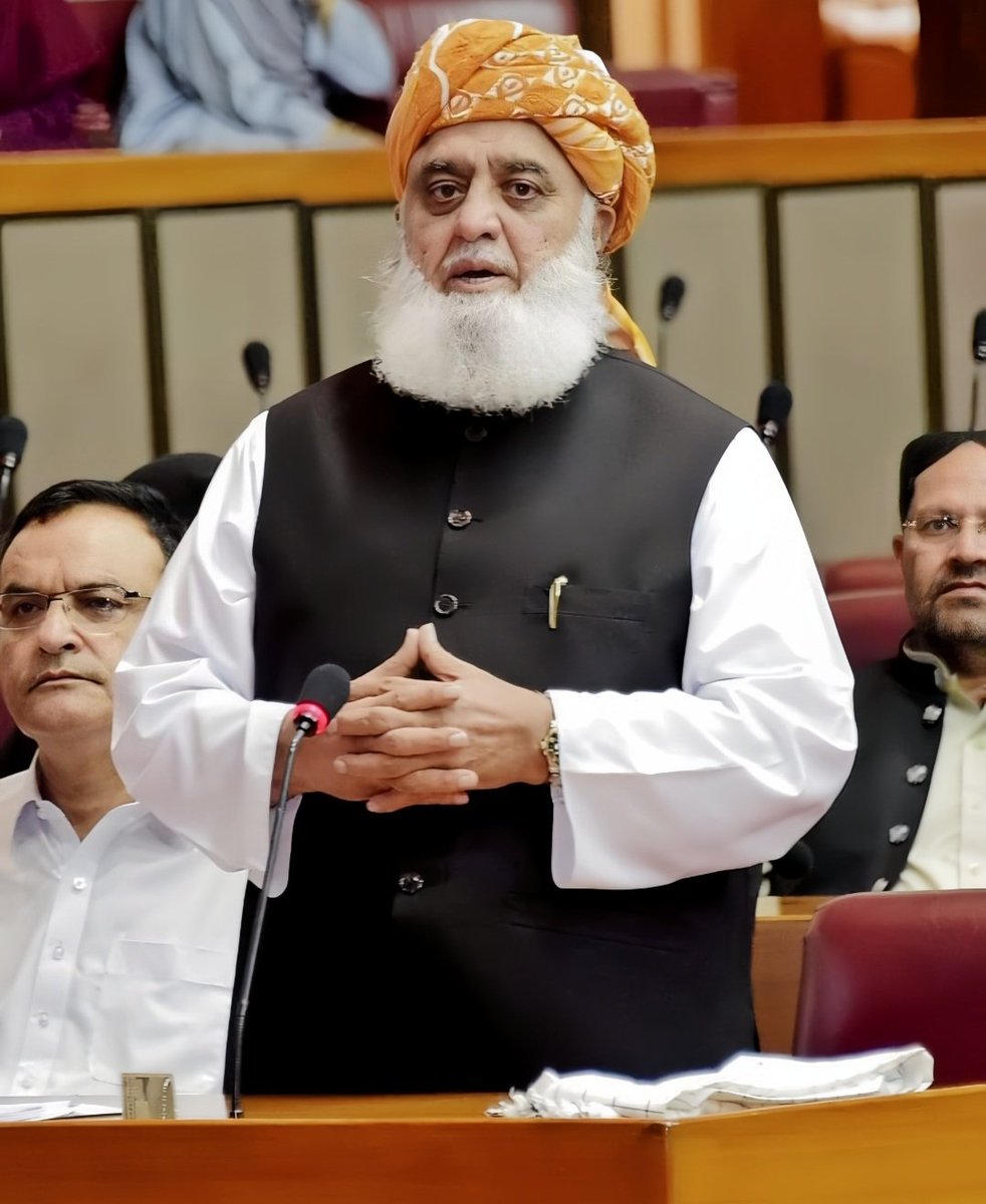 جج اور جرنیل تو ہر روز پیدا ہو جاتے ہیں،
مولانا فضل الرحمٰن جیسے لیڈر بننے میں صدیاں لگتی ہیں.
صداقت خان
#StudentsHopeJTI