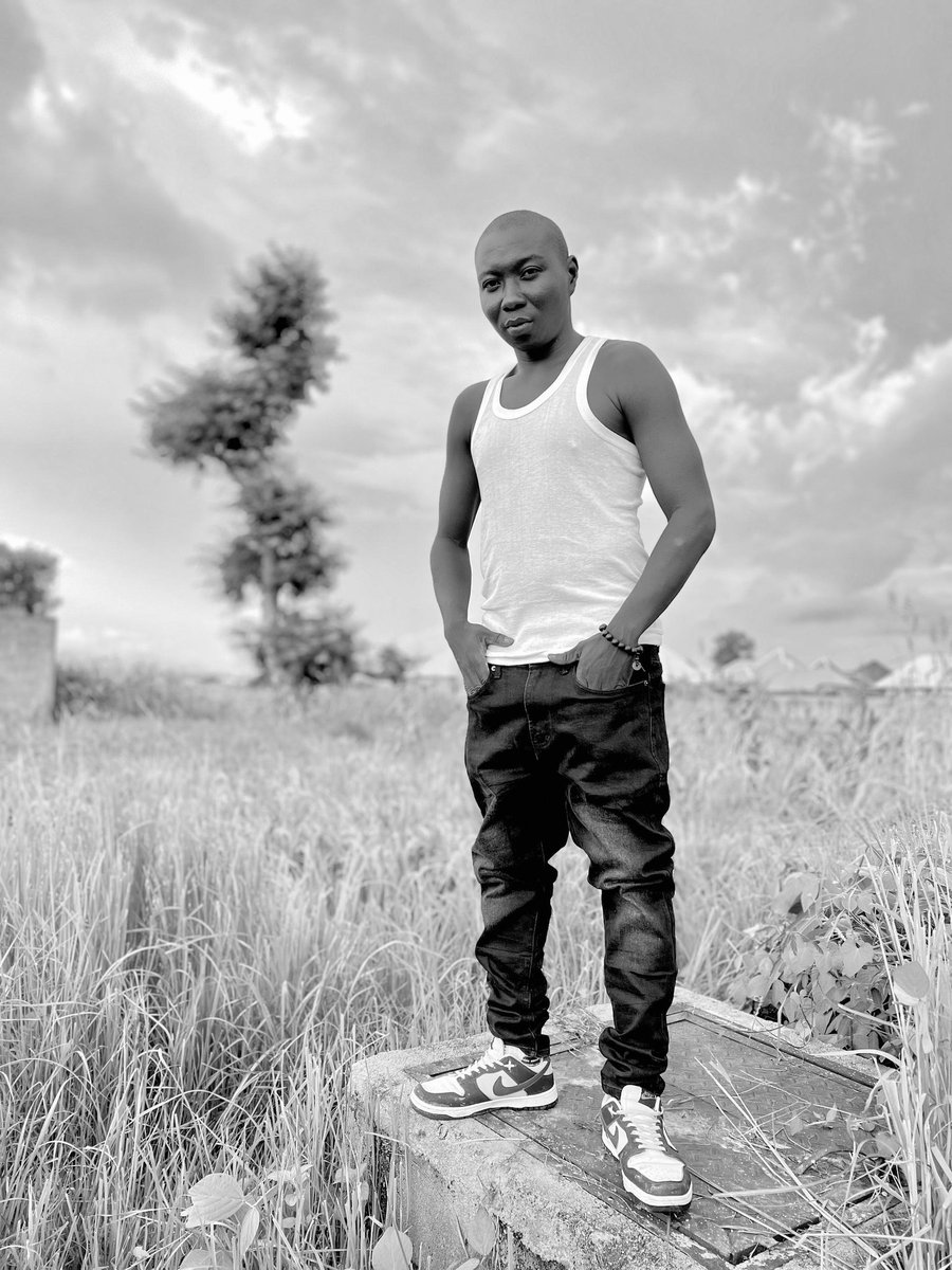 jabih_mandela's tweet photo. Drop a new song or not?😈
#PainAndStruggle 💪🏿
#JMSZN 🔥 https://t.co/9y6fOTRqfD