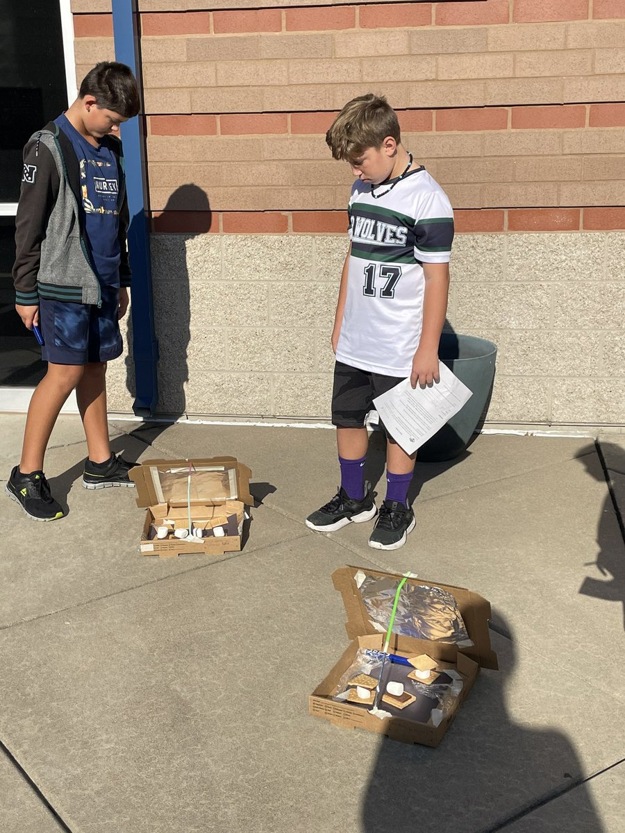 MannerClass's tweet image. Solar S’mores for the win today! We had so much fun building our solar ovens and melting our s’mores! @WSMSwolves #WeAreWentzville