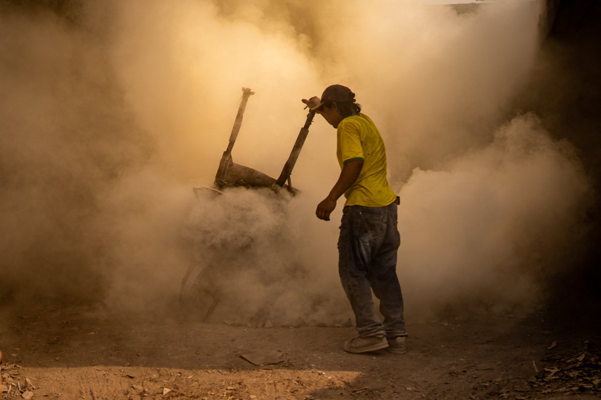 No hay otro lugar como Vallemí donde se vea tan brutal la contradicción entre la riqueza de las élites económicas de Paraguay y la miseria de quienes extraen la materia prima.

Asi lo documentaron <a href="/sandinoflecha/">Sandino Flecha</a> &amp; <a href="/elisa_maresal/">🇵🇸Elisa</a> en este reportaje: elsurti.com/una-de-cal-y-o…