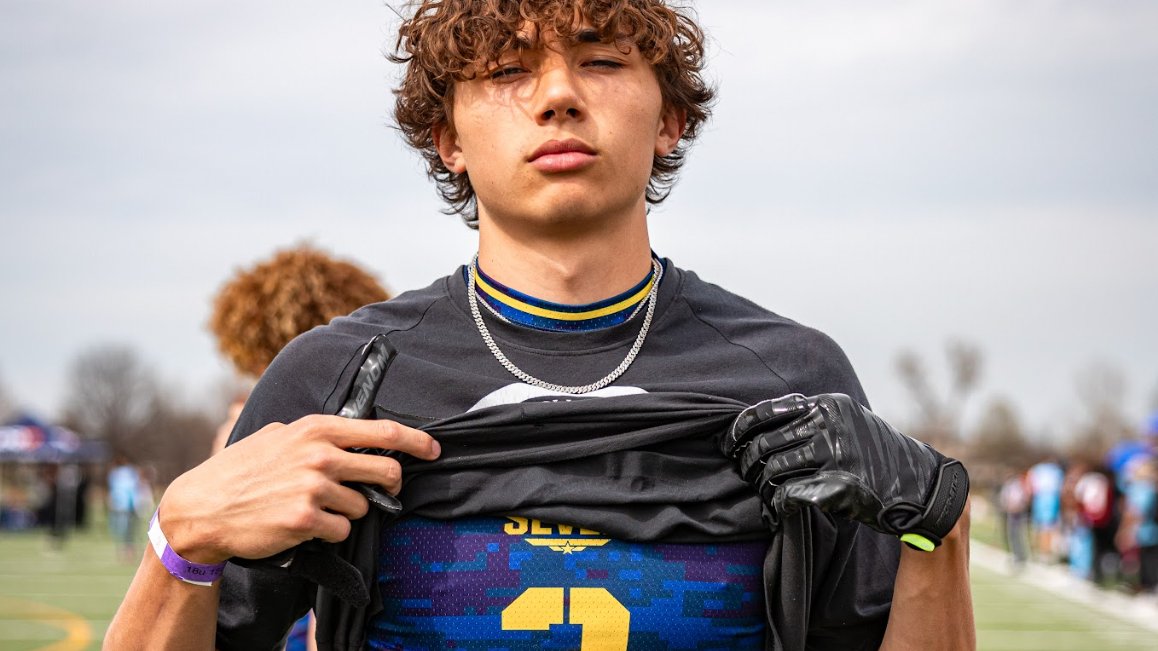 sixstarfootball's tweet photo. OKLAHOMA STOCK RISERS  | Several top WR prospects making noise (2025)

💥Six Star Football takes a look at several rising prospects making noise📈

STORY ▶️ https://t.co/7uRm77peaP

@zzyire @kaylebbarnett3 @drayebucket3 @mbishop2025 @jacobbrannick @BostonCarrasco @DakotaChaney_4 @mylesdavis_87 @dylandugger_ @MichaelExum15 @natedomeck11 @DeonFeeback @DreHamilton2025 @blakehogshooter @kedan_johnson13 @LucasJones06 @jermelljordan2 @JosiahLemond @billymcdown2 @billymcdown2 @ChristianOku28 @robinsonb_22 @lobserri @alldaycj34 @EasonWagenblatt @cal_welker12