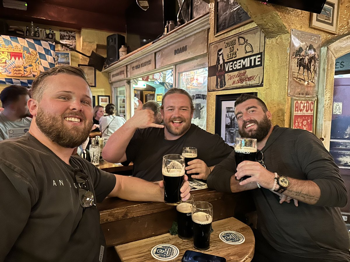 Crabbbby's tweet photo. @BarstoolBigCat @PardonMyTake @PFTCommenter @GDunc6 @Joemorrow7 out in Munich the night before Oktoberfest and bumped into a fellow AWL from England. We’re all in agreement that @hen_ease is a salty bloke https://t.co/XX9f0Jq417