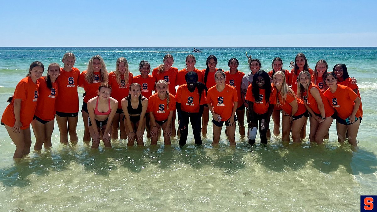 CuseWSOC's tweet photo. Orange in the Ocean! 🍊⚽️ https://t.co/Qmuq8rZncW