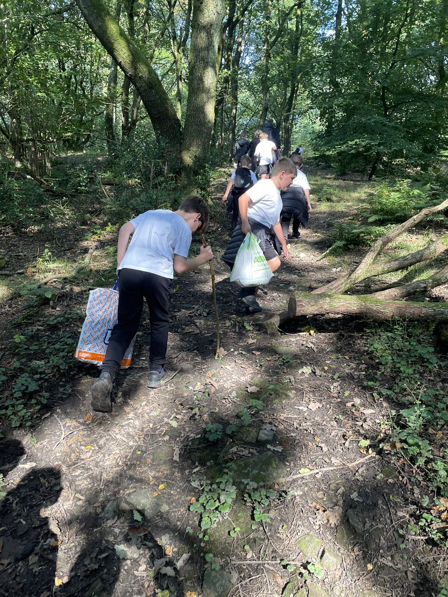 5MO have had a fantastic day exploring Rivington Pike as part of the Vibe Award🏞️ It is always a pleasure to make lots of memories in the outdoors!🌳 <a href="/malvernprimary/">Malvern Primary School</a>