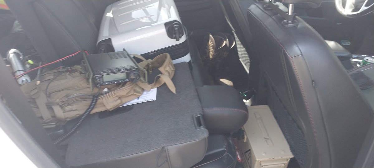 K8BCR's tweet image. I just wrapped up a quick and dirty activation in Maryland US-7765. Here's my setup. I also had my WRC on a lip mount 😁

I'm going to try to grab WV and PA on my way back to OH. 
#HeadedHome
#POTA